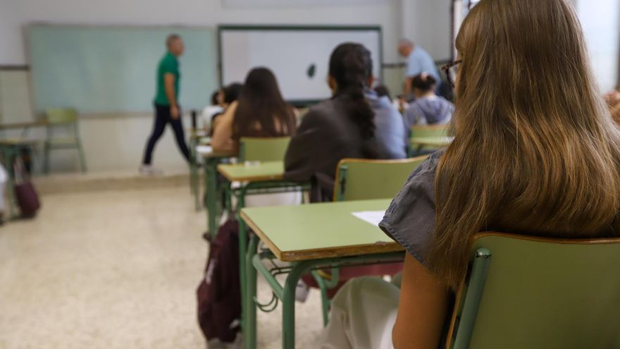 Suspenso en matemáticas y ciencias: las sombras que deja el informe PISA en las aulas de Extremadura