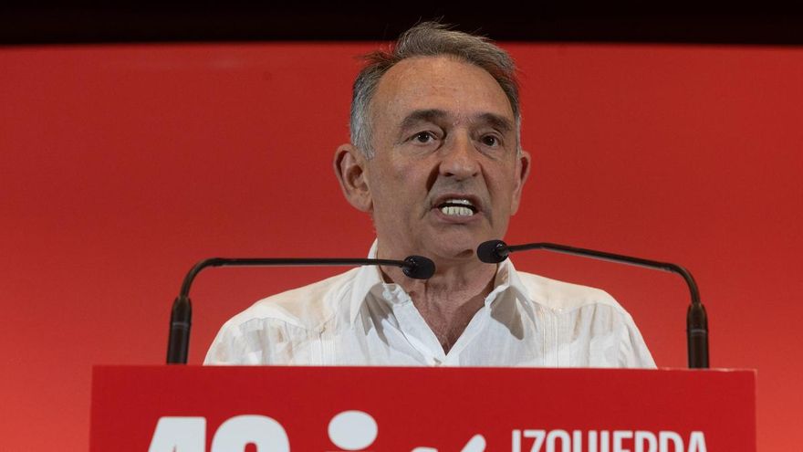 Archivo - El diputado de Sumar, Enrique Santiago, durante el acto del 40 Aniversario de Izquierda Unida, en el anfiteatro de la sede de UGT, a 25 de abril de 2026, en Madrid (España).