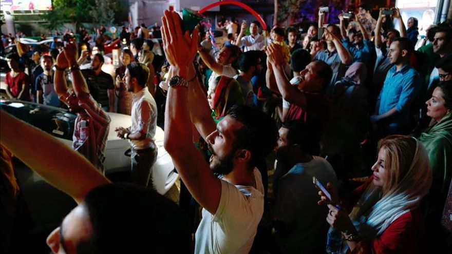 El equipo negociador iraní regresa a Teherán y es recibido con honores