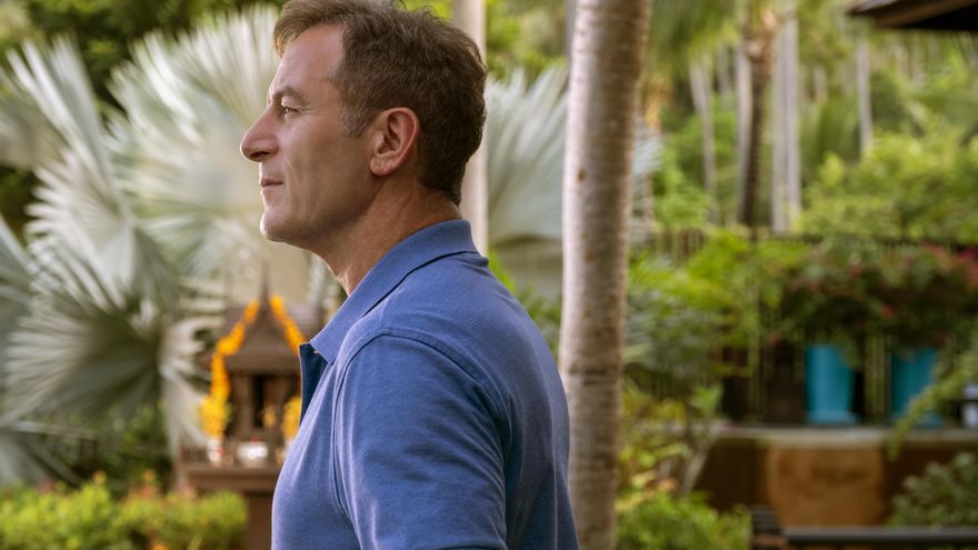 La escena de ‘The White Lotus’ que ha enfadado a una universidad estadounidense por usar su logo en una escena de suicidio