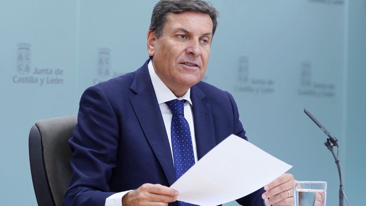 El consejero de Economía y Hacienda y portavoz, Carlos Fernández Carriedo