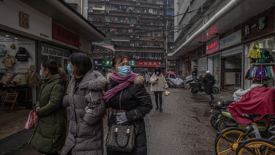 China lucha por frenar al virus un año después del histórico cierre de Wuhan