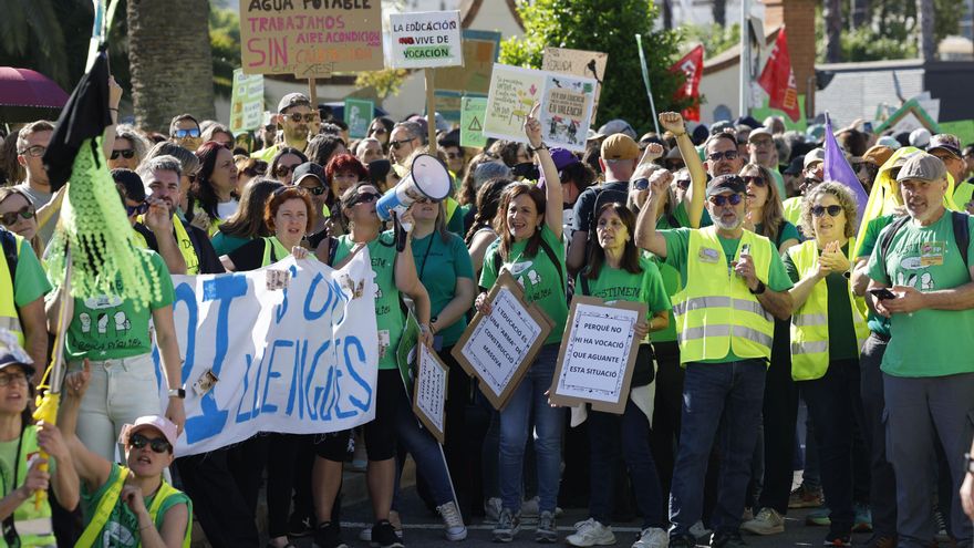 Más de 1.200 miembros de equipos directivos valencianos barajan una dimisión en bloque para apoyar la huelga