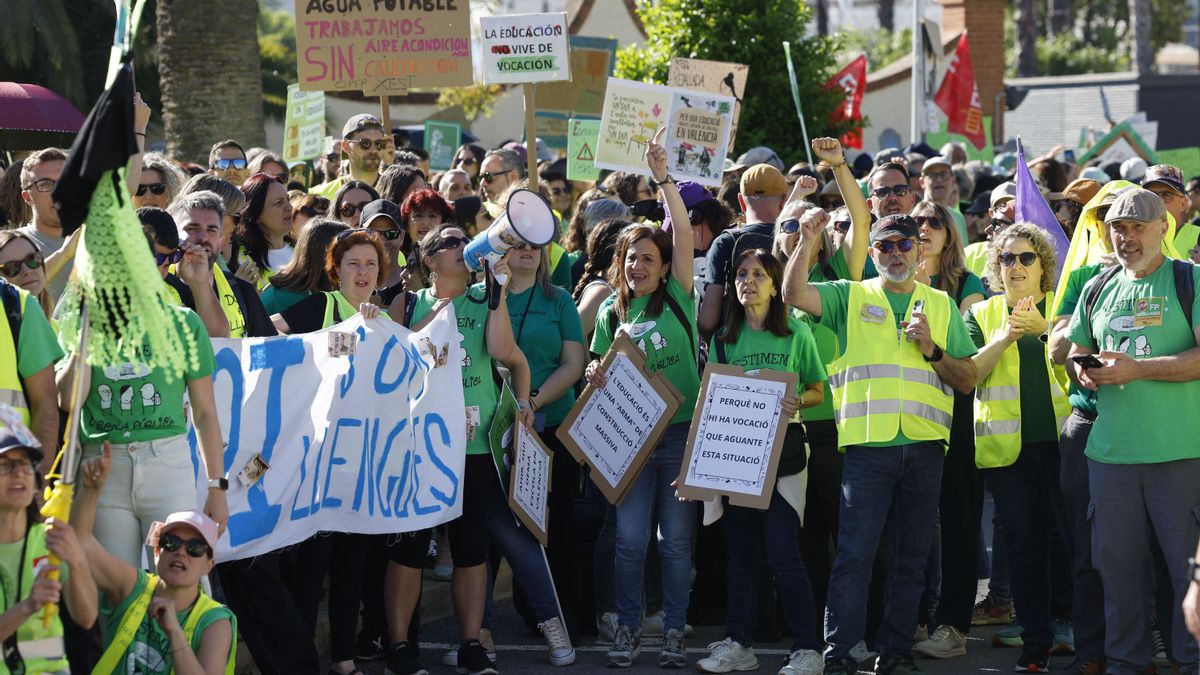 Más de 1.200 miembros de equipos directivos dicen "basta" y se adhieren al manifiesto por la defensa de la educación pública valenciana