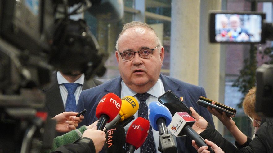 El PSOE pide explicaciones al consejero de Sanidad de Castilla y León por "posibles adjudicaciones opacas" como en Madrid o Andalucía