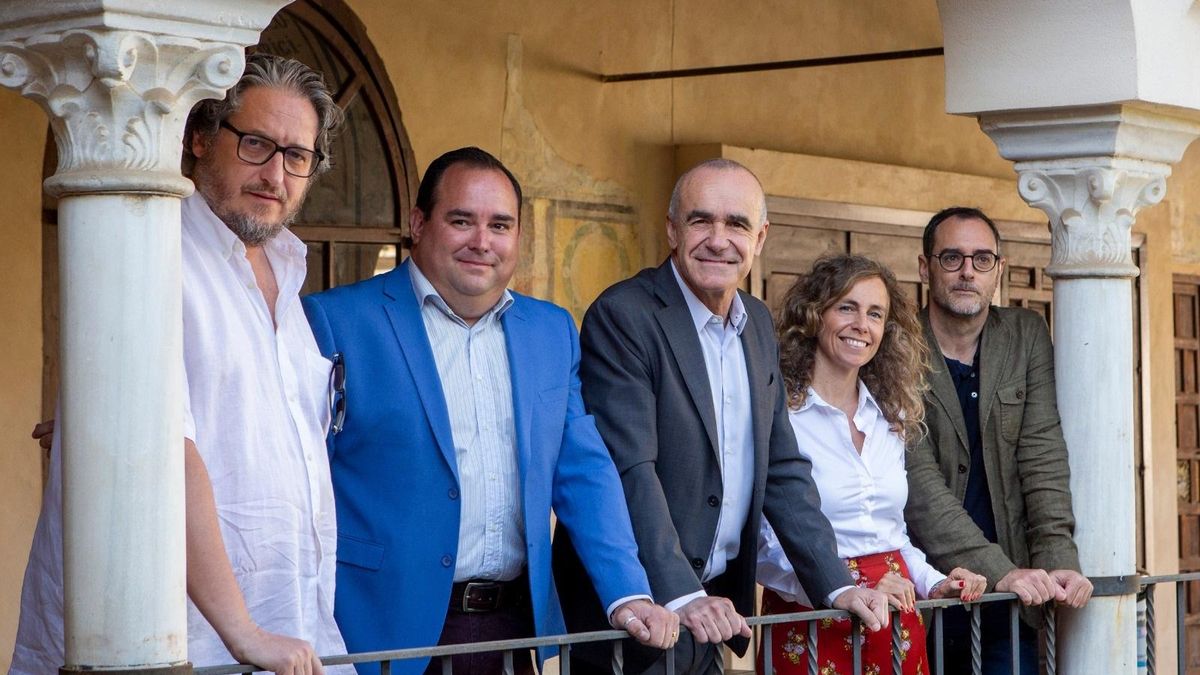 El presidente de la AFLS, Rafael Rodríguez, y el alcalde, Antonio Muñoz (ambos en el centro), en la presentación de la edición 2022.