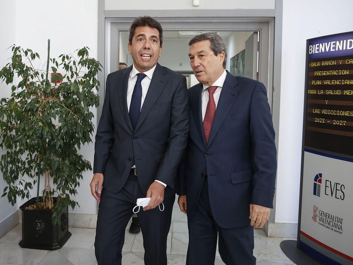 El president Carlos Mazón y el conseller de Sanidad, Marciano Gómez, en una imagen de archivo.