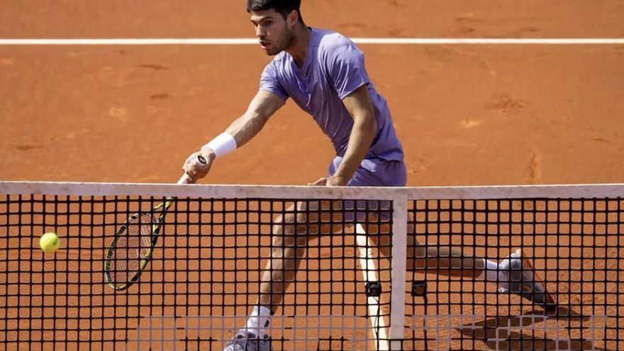 Alcaraz, a punto de volver a jugar sobre una pista española casi un año después de la última vez que lo hizo