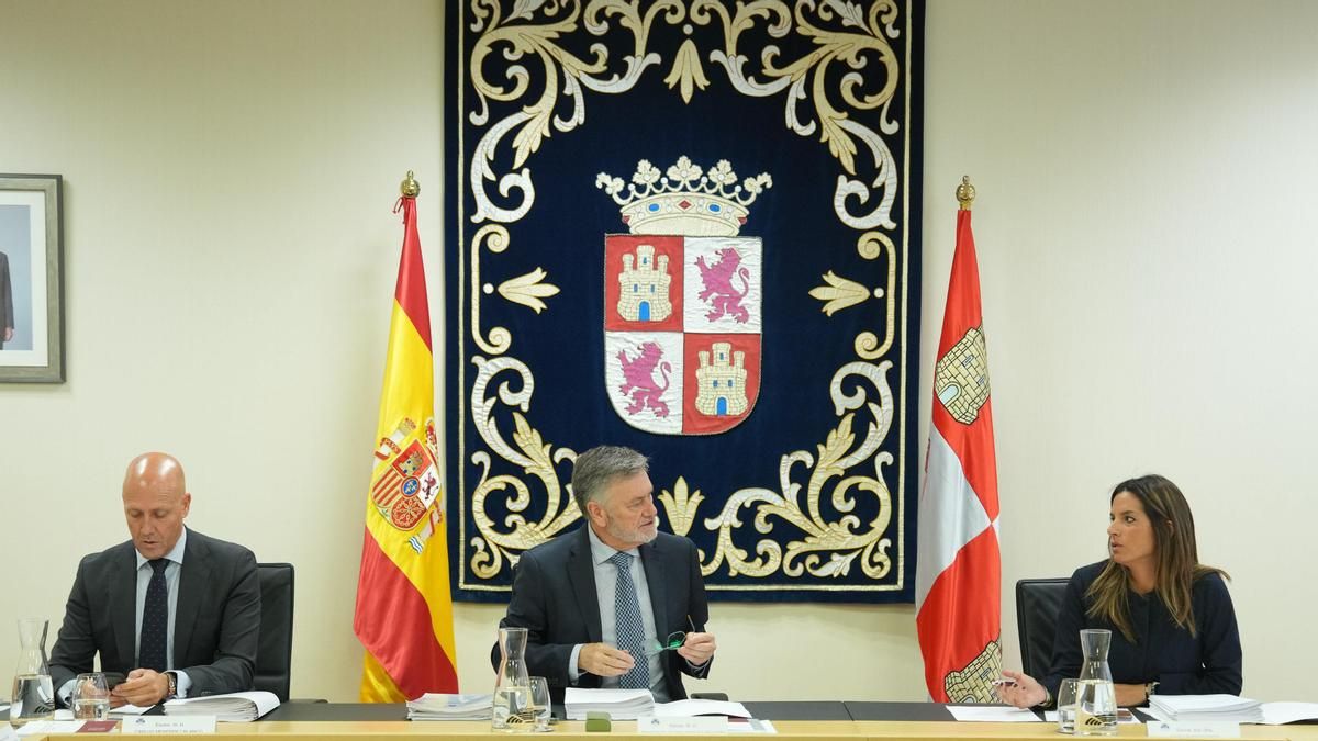 Vox recorta a sindicatos y patronal en las cuentas de las Cortes de Castilla y León y avisa de que hará lo mismo en la Junta