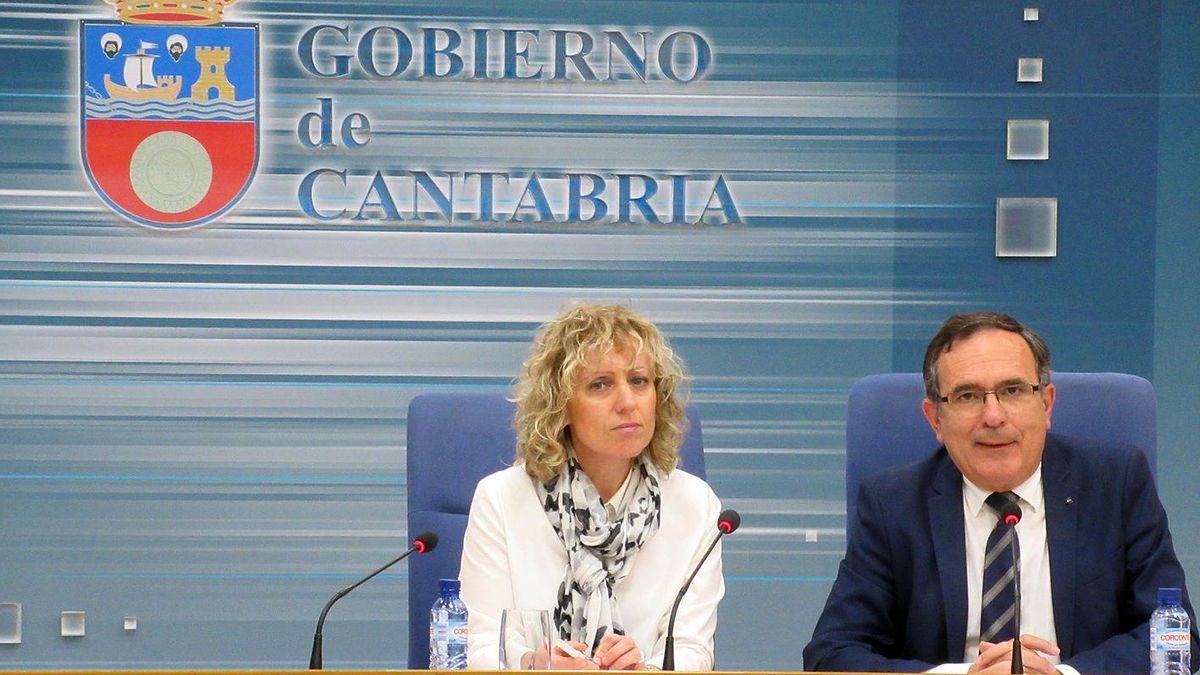 Eva Díaz Tezanos y José Manuel Cruz Viadero en rueda de prensa.