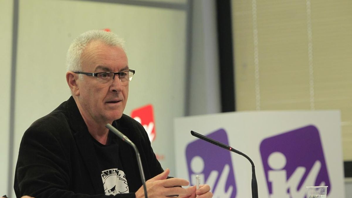 Cayo Lara renuncia para demostrar que en IU "nadie se aferra al sillón" y avanza que no apoyará a ningún candidato