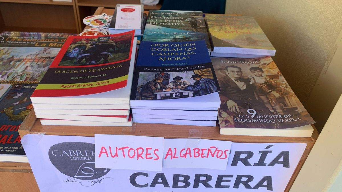 La feria tiene un hueco para los autores naturales o vinculados con el municipio.