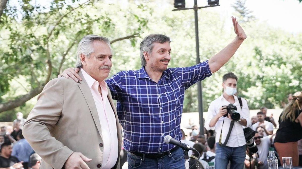 Máximos Kirchner y Alberto Fernández en la Quinta de San Vicente en 2021