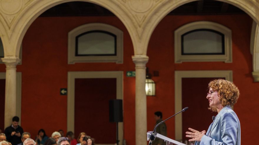 Montero reclama "la misma contundencia" del ámbito judicial con críticas de otros partidos