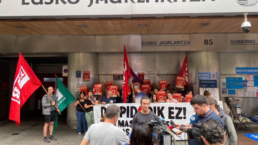 Los trabajadores del servicio de teleasistencia a mayores vasco, BetiON, en huelga contra los "despidos arbitrarios"