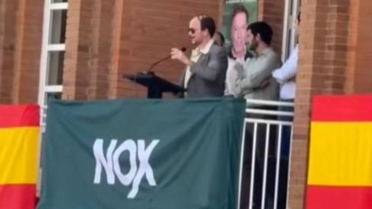 Filtran imágenes de la última película de 'Torrente' de Santiago Segura en las que parodia a Vox