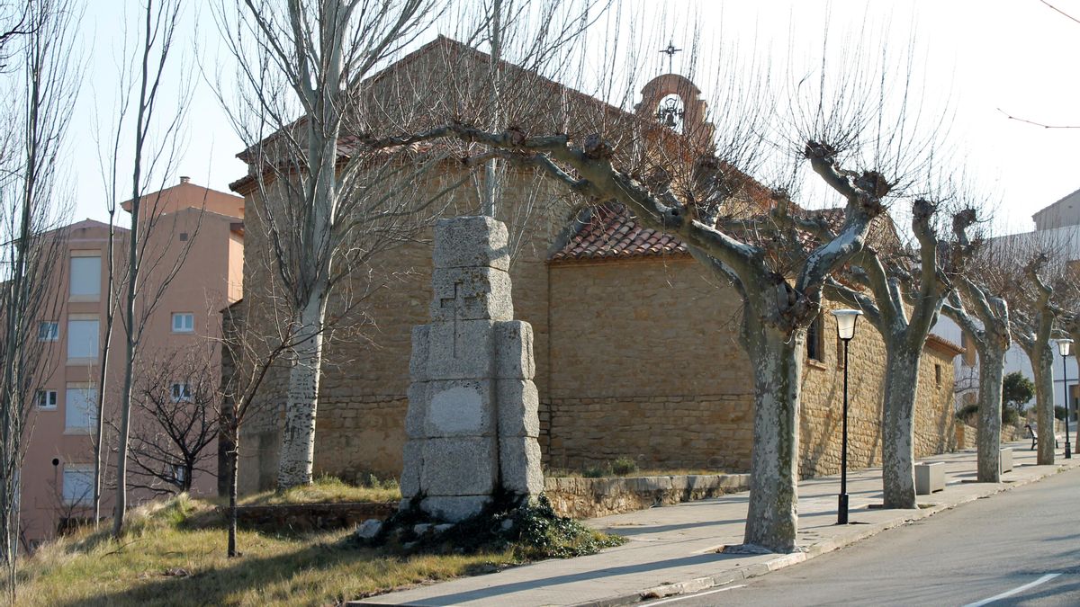 Monòlit erigit per la 4a. Divisió, en record de la batalla en la serra d’En Segures