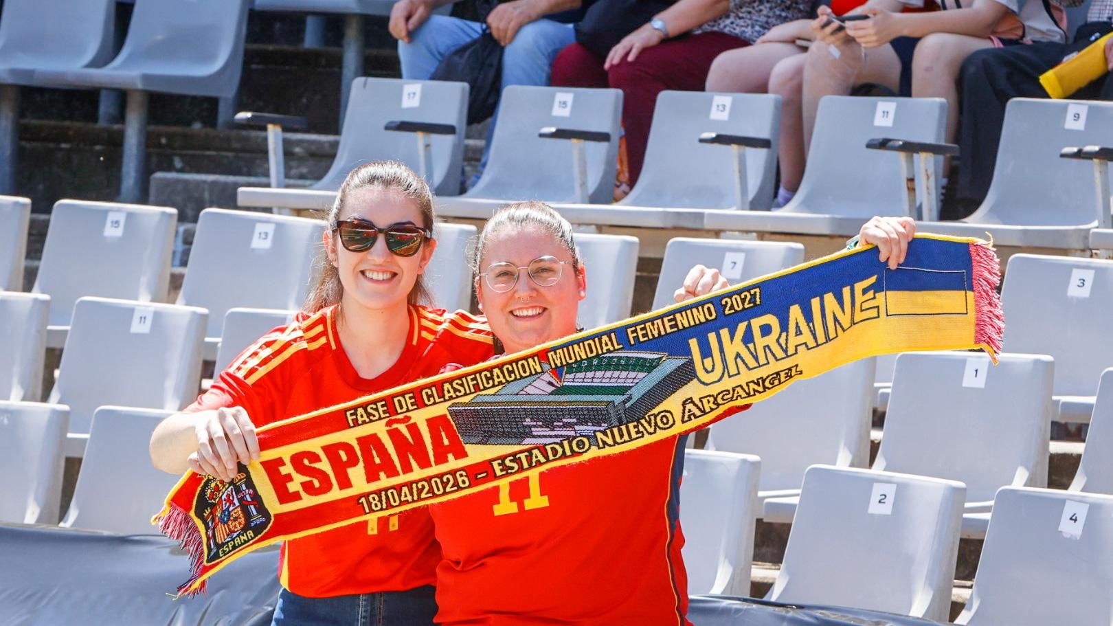 Afición en el partido de la selección femenina  España - Ucrania
