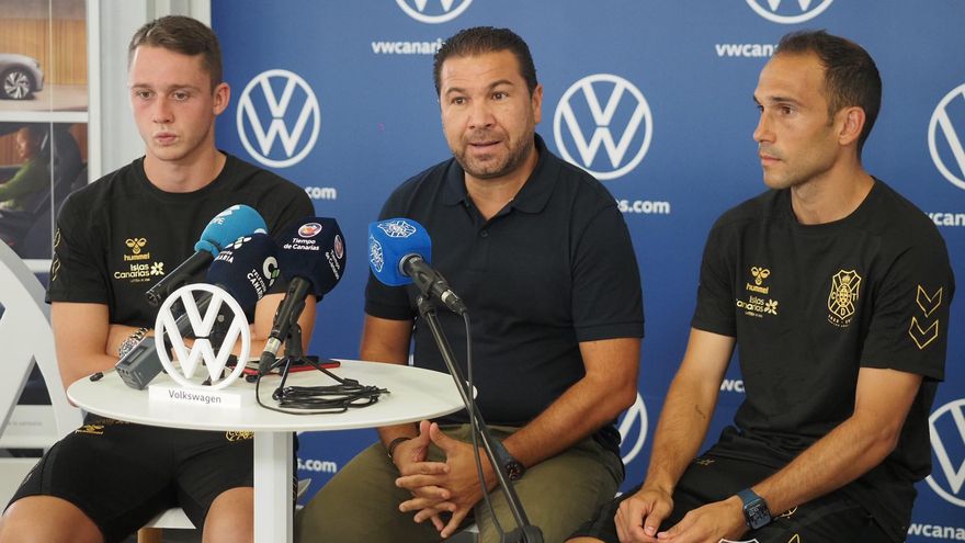 Garcés: "La insistencia de Cordero fue clave para venir al CD Tenerife"