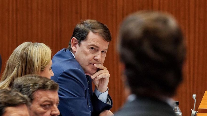 Mañueco no concreta qué hará con el protocolo antiaborto y la Ley de 'Concordia' heredados de Vox