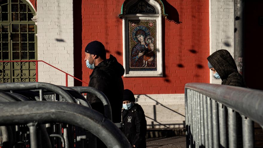 Rusia registra un nuevo récord de muertes diarias por covid-19 con 1.239 decesos EFE/EPA/SERGEI ILNITSKY