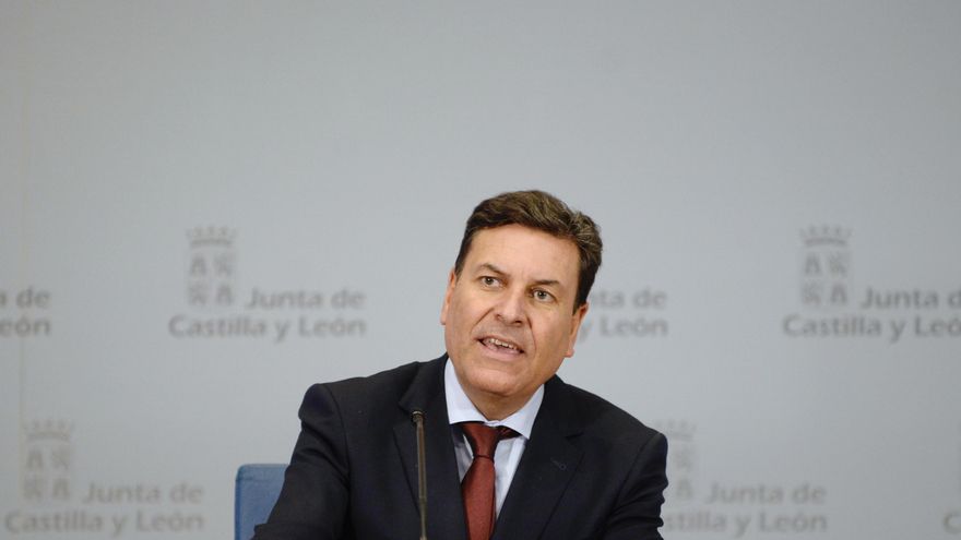 El Gobierno de Mañueco respalda que Santonja cobrase dos sueldos y facturase con una empresa al Instituto que dirigía