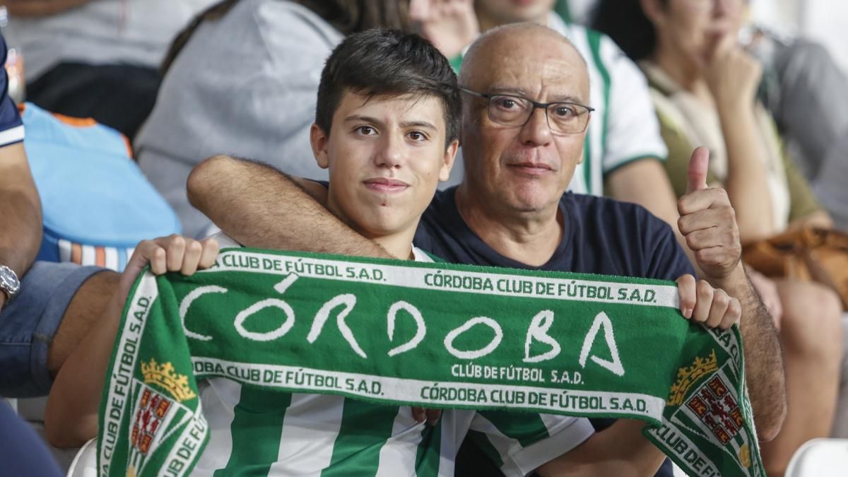 Grada Blanquiverde del Córdoba CF - CD Tenerife