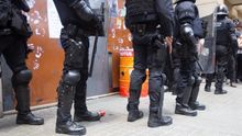 Policía Nacional vigilando en la calle por si hay altercados