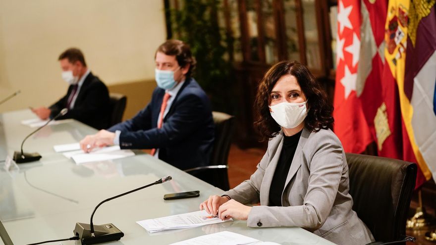 La presidenta de la Comunidad de Madrid, Isabel Díaz Ayuso; y el presidente de Castilla y León, Alfonso Fernández Mañueco.