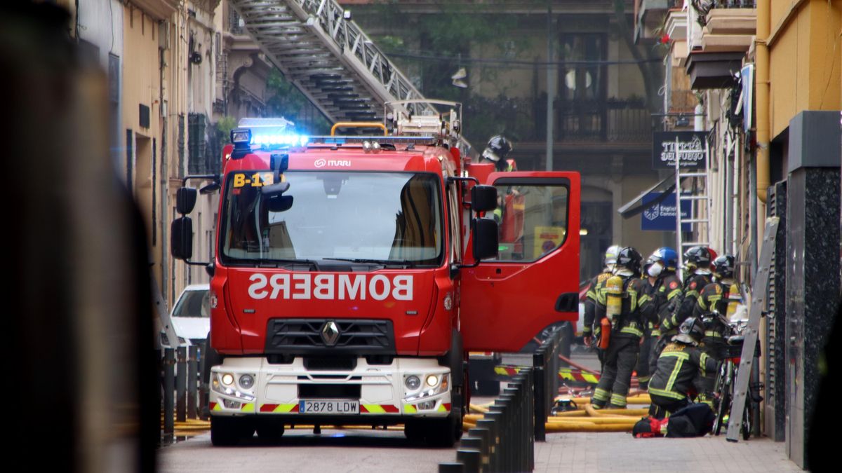 Una explosión de butano obliga a evacuar un edificio en el barrio del Poblenou de Barcelona