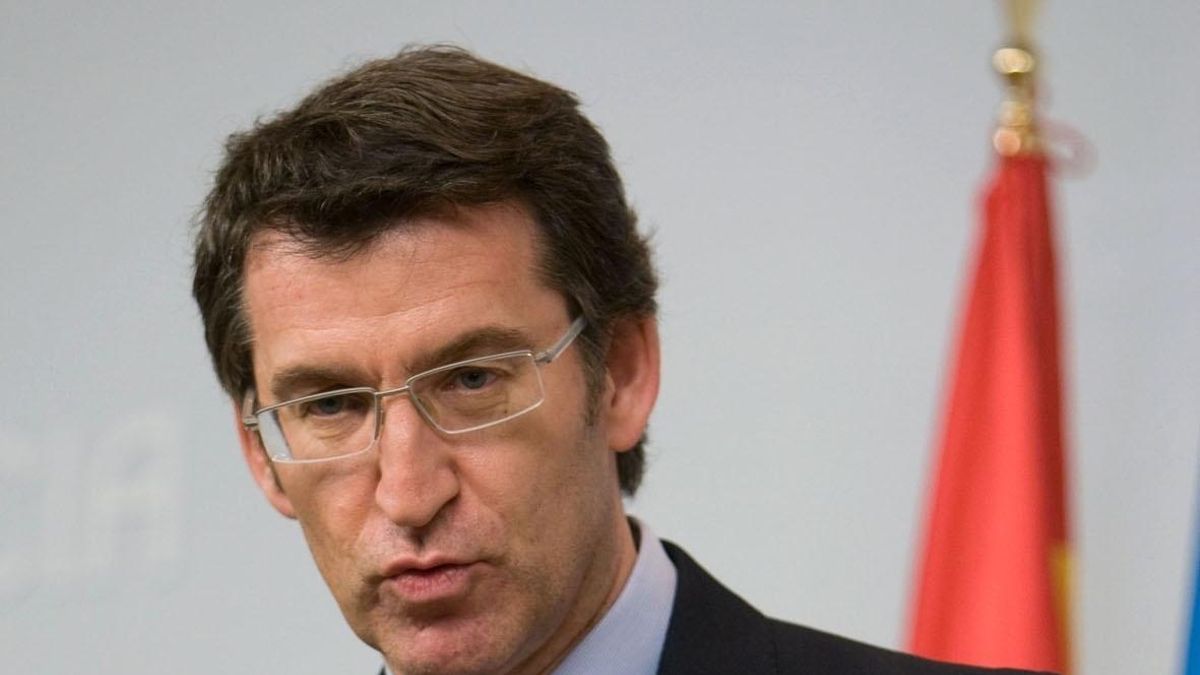 Feijóo dice que era "imposible" que las cajas siguiesen solas y que informes avalaron la fusión "técnicamente viable"