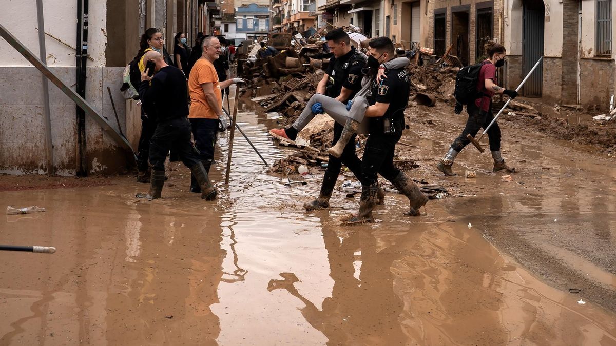 Una imagen de la dana en Paiporta gana el certamen internacional de fotografía de San Juan de Dios