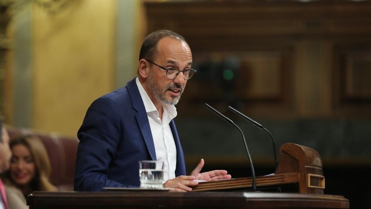 PDeCAT tacha de "falangista" el discurso de Rivera y el líder de Ciudadanos les llama "golpistas"