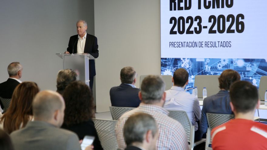 El consejero Eduardo Arasti interviene en la jornada de presentación de los resultados del programa 2023-2026 de la Red de Excelencia para la Competitividad Industrial de Cantabria (TCNIC)