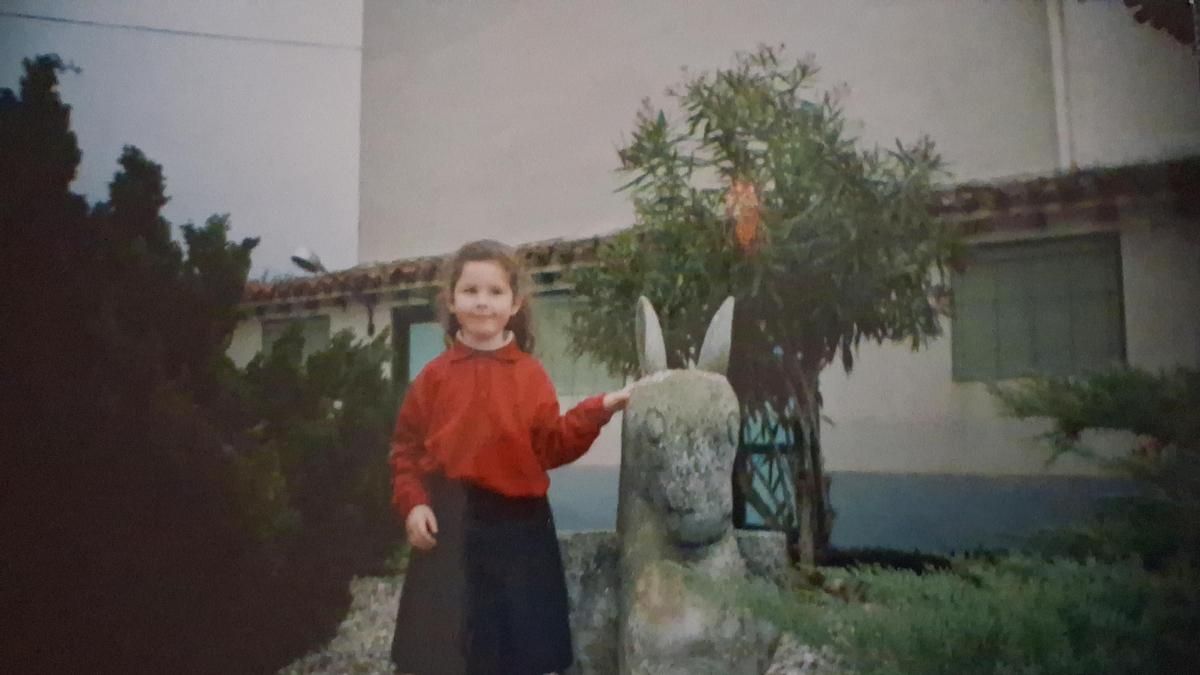 Una casa familiar de Baños de Río Tobía se convierte en escenario poético sobre la memoria de la infancia