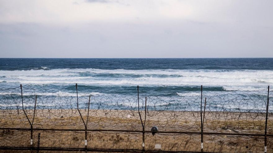 Vista de la costa norcoreana en la zona desmilitarizada (DMZ) en Corea del Sur.