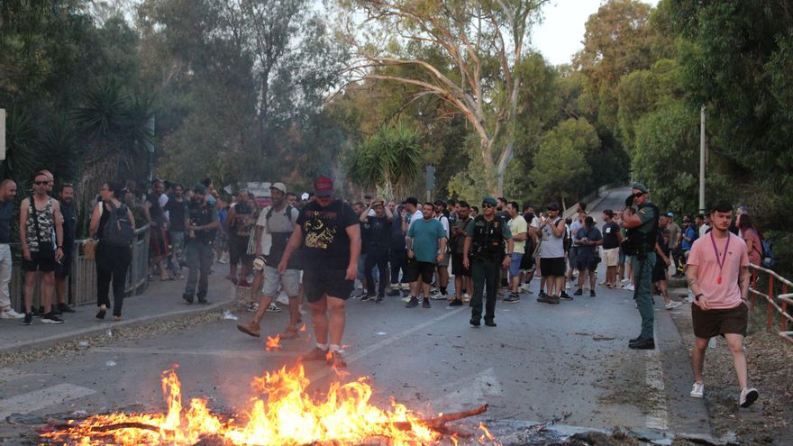 Dos trabajadores detenidos y dos investigados: el bloqueo y la violencia escalan en la huelga del metal de Cartagena