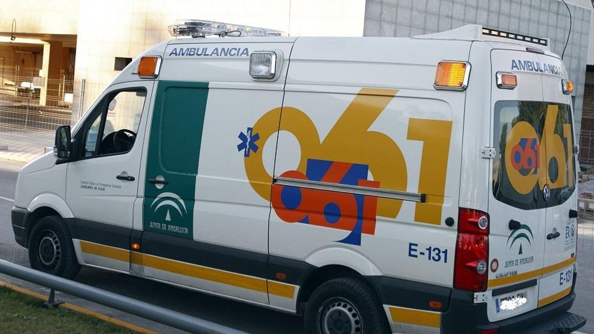 Archivo - Una ambulancia del 061 en una foto de archivo.