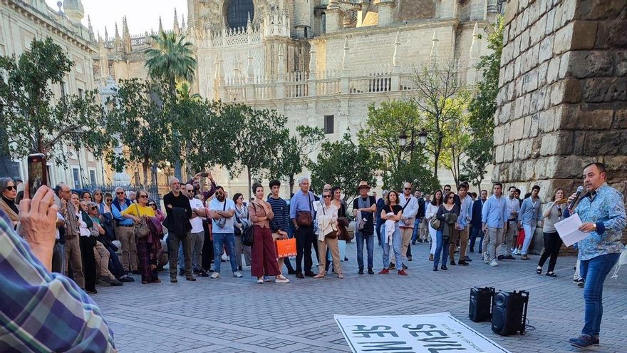 Sevilla "revienta por sus costuras": vecinos advierten que la ciudad "se muere" al paso de la turistificación