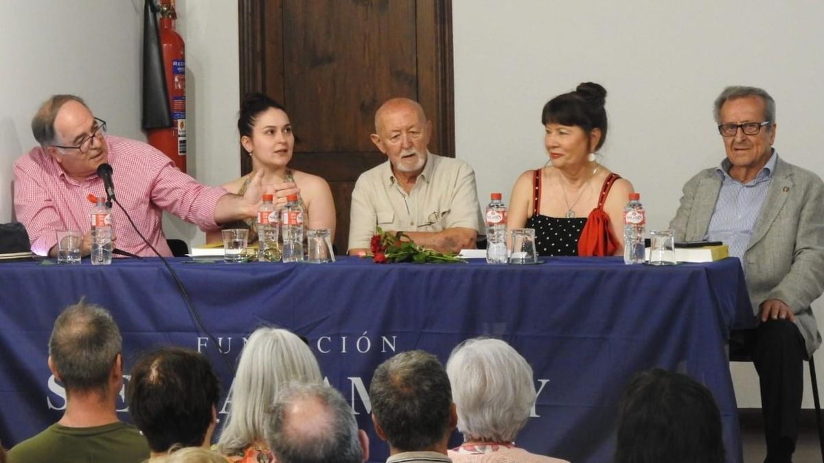 Entrañable y solemne presentación del 'El inxeniousu fidalgu Don Quixote de La Mancha' en Laciana