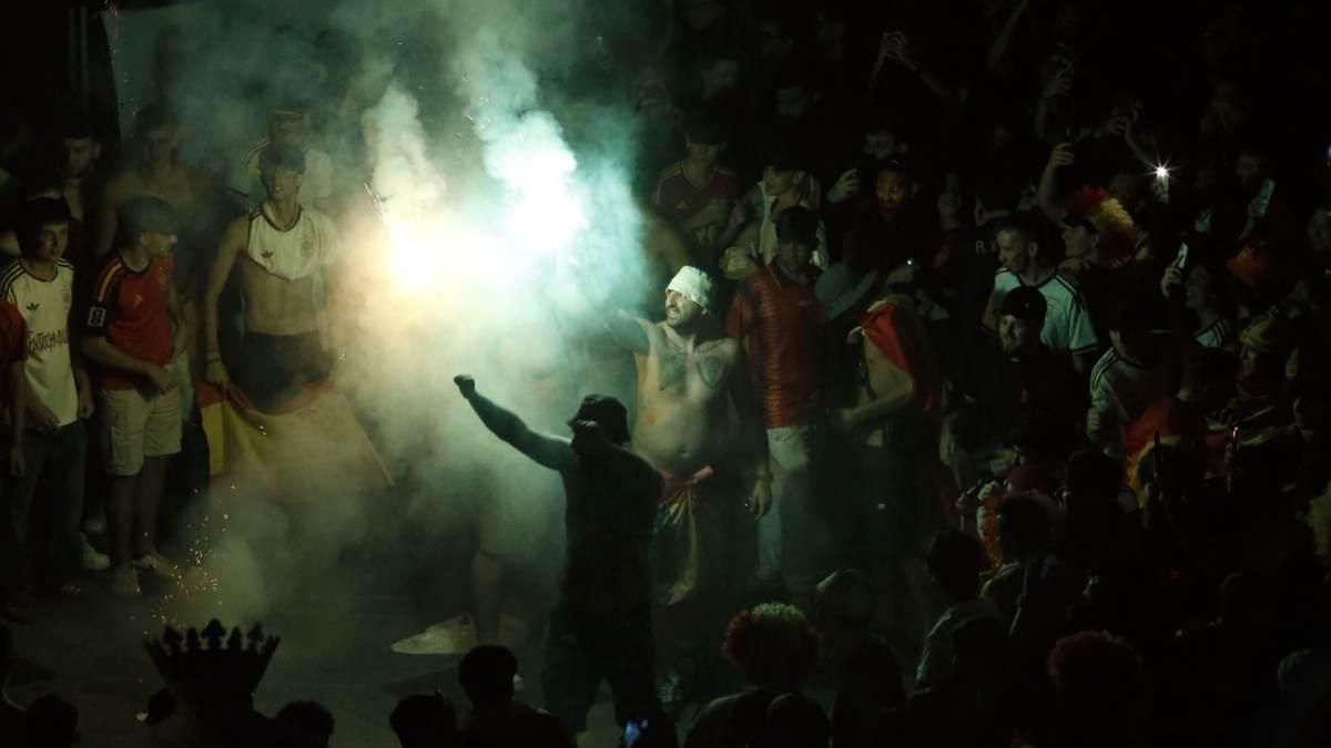 La celebración de los cordobeses en Las Tendillas tras el triunfo de España, en imágenes