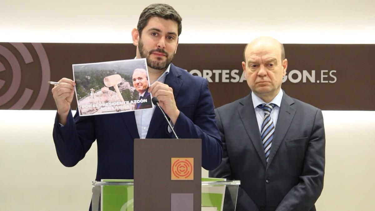 El portavoz de Vox, Alejandro Nolasco, en las Cortes de Aragón el día del anuncio del recurso, en marzo del año pasado.