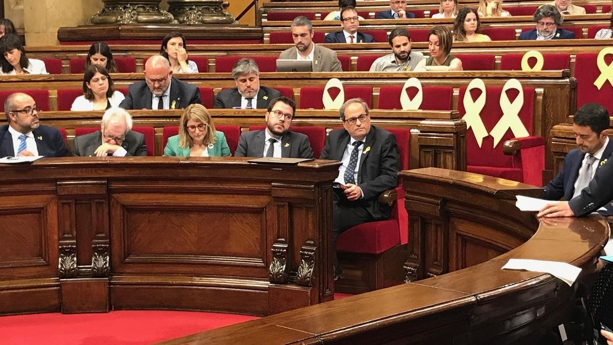Los letrados del Parlamento catalán advierten a Torrent de que la moción del 9N contraviene al Tribunal Constitucional