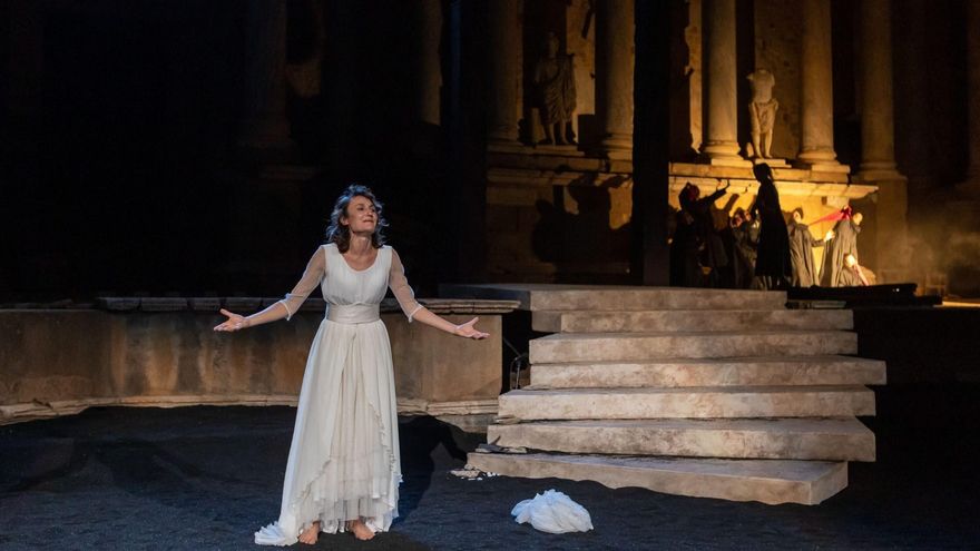 Ana García, en el papel de Antígona, en la obra que cierra la 68 edición del Festival de Mérida.