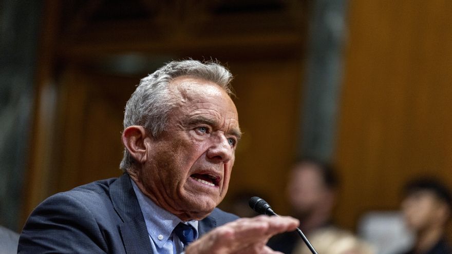 Los asesores de Robert Kennedy Jr. recomiendan nuevas restricciones a la vacuna combinada contra sarampión, paperas, rubéola y varicela