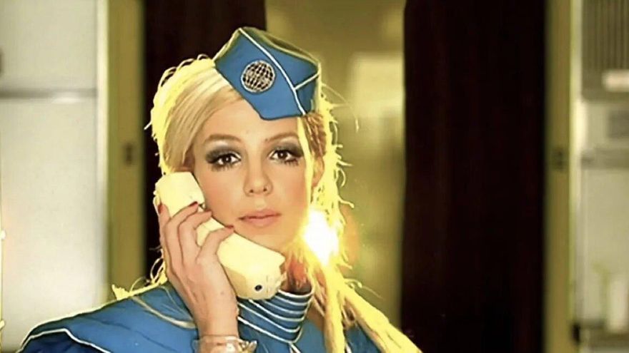 Britney Spears en un fragmento del videoclip de "Toxic"