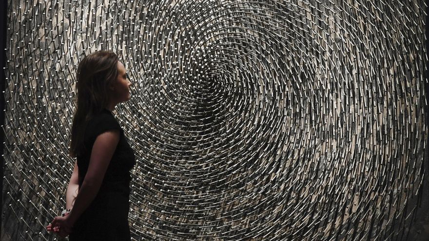 Muere Günther Uecker, conocido por sus cuadros de clavos, a los 95 años de edad