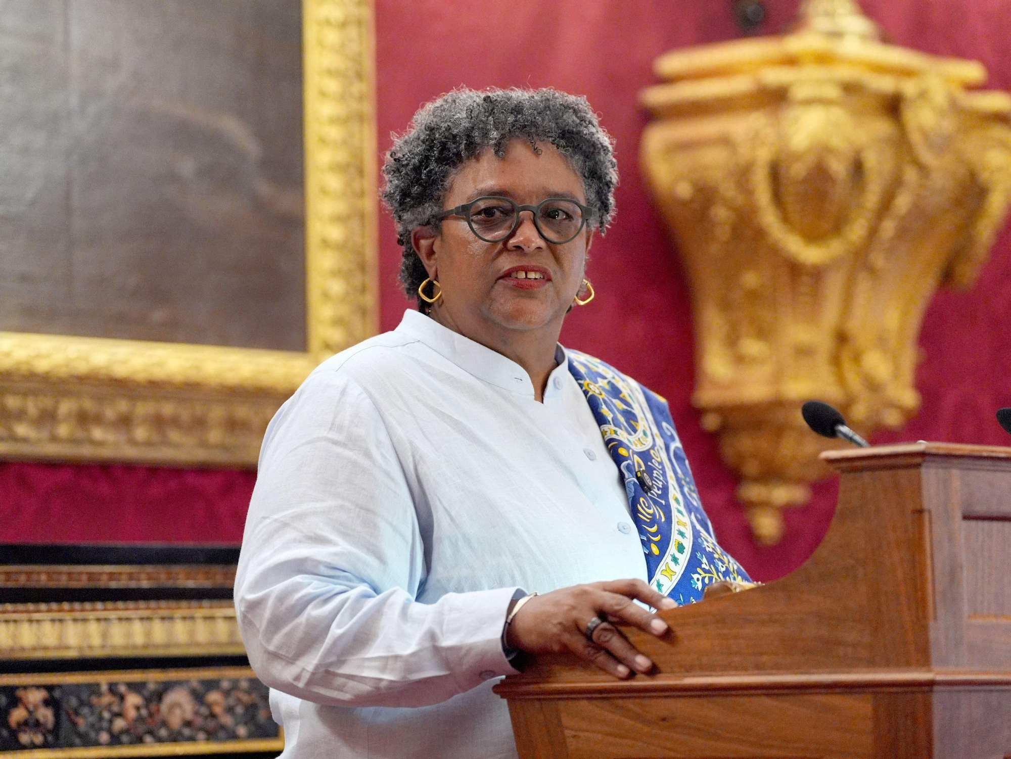 Mia Mottley, primera ministra de Barbados y figura clave en las propuestas para una nueva arquitectura financiera global, hablando en la Semana del Clima de Londres en junio.