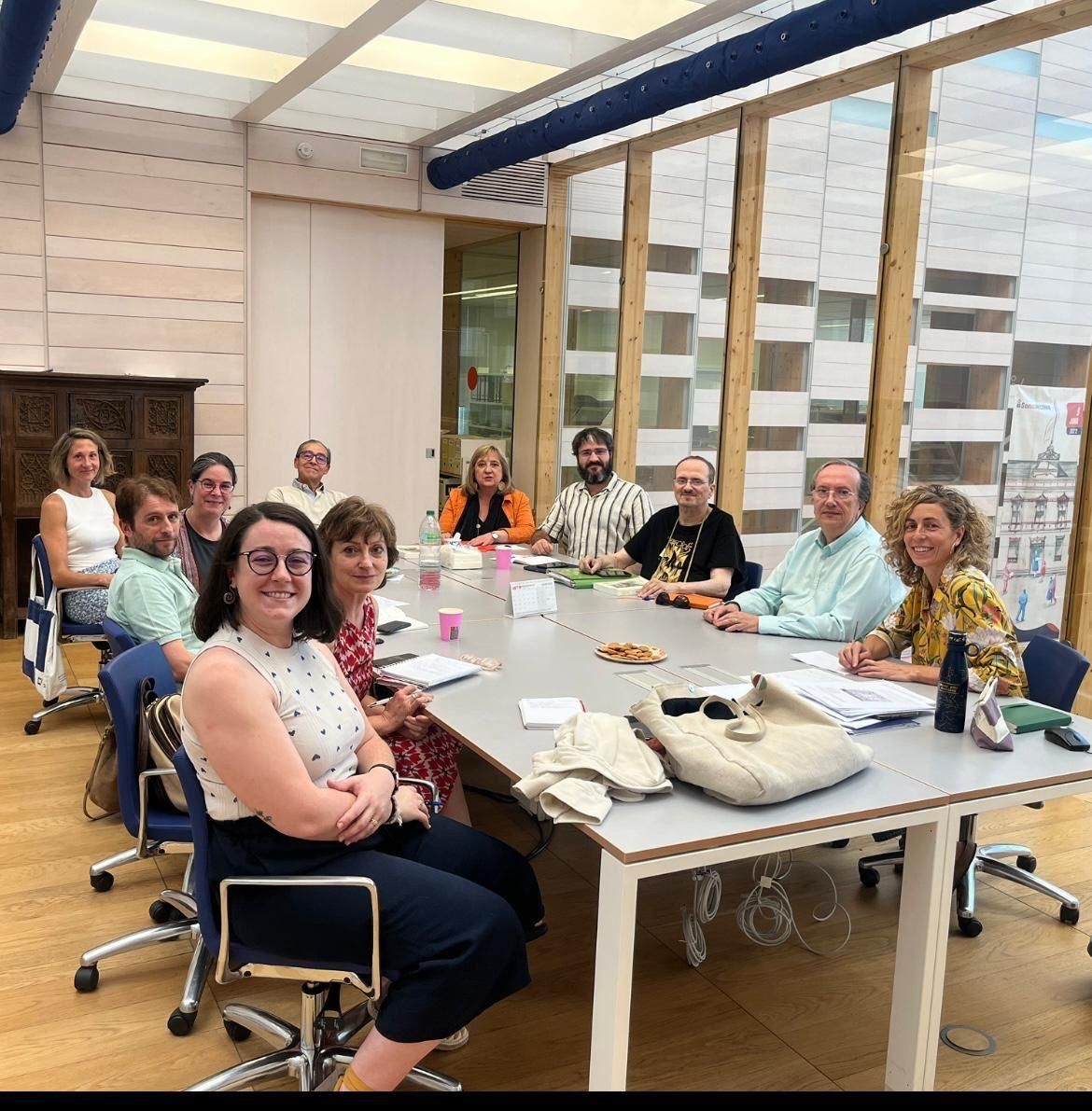 El equipo de Guadalajara del Consejo Asesor de Memoria Democrática de Castilla-La Mancha durante una de sus reuniones de trabajo en el Archivo Histórico Provincial de Guadalajara