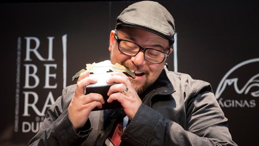 Ortuño: En España hay 800 premios de novela para presentadores de televisión